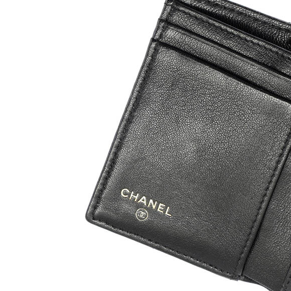 Chanel Small 19 Trifold Flap Wallet Quilted Lambskin - Picture 6 of 7